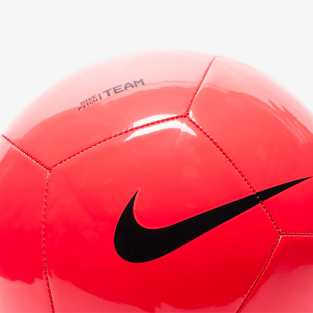 Nike Pitch Football